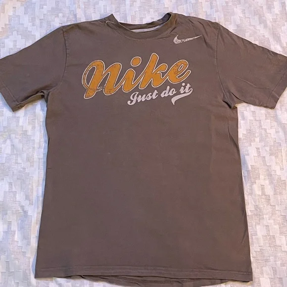 Vintage Brown Nike Just Do It Shirt🐮